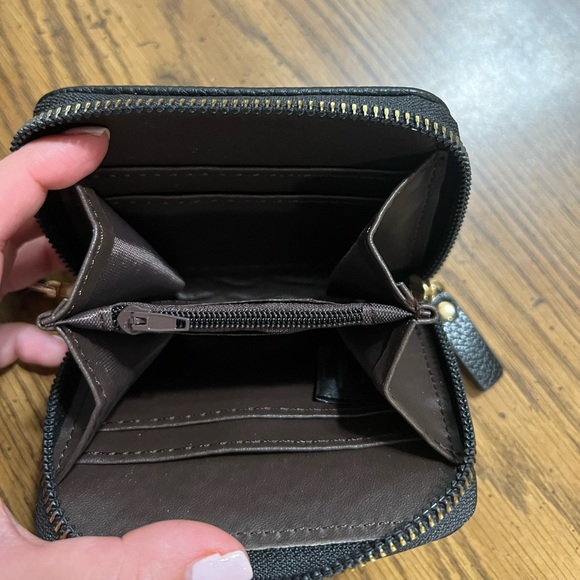 Small women’s wallet - Picture 2 of 3